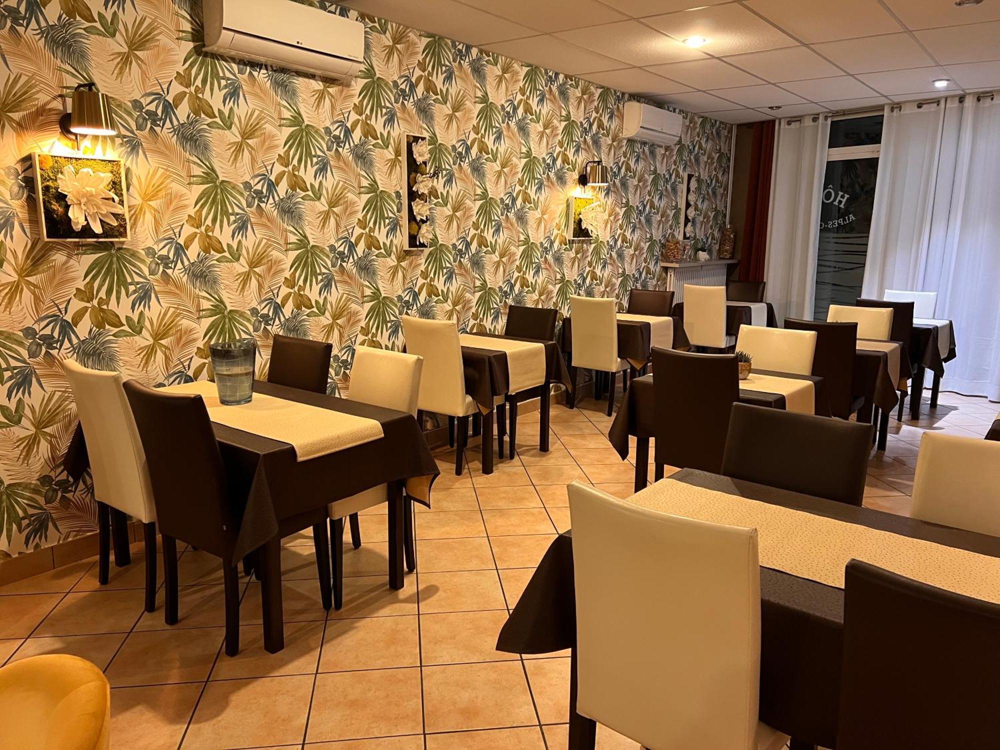 Hotel Alpes Cevennes Guilherand-Granges Екстериор снимка