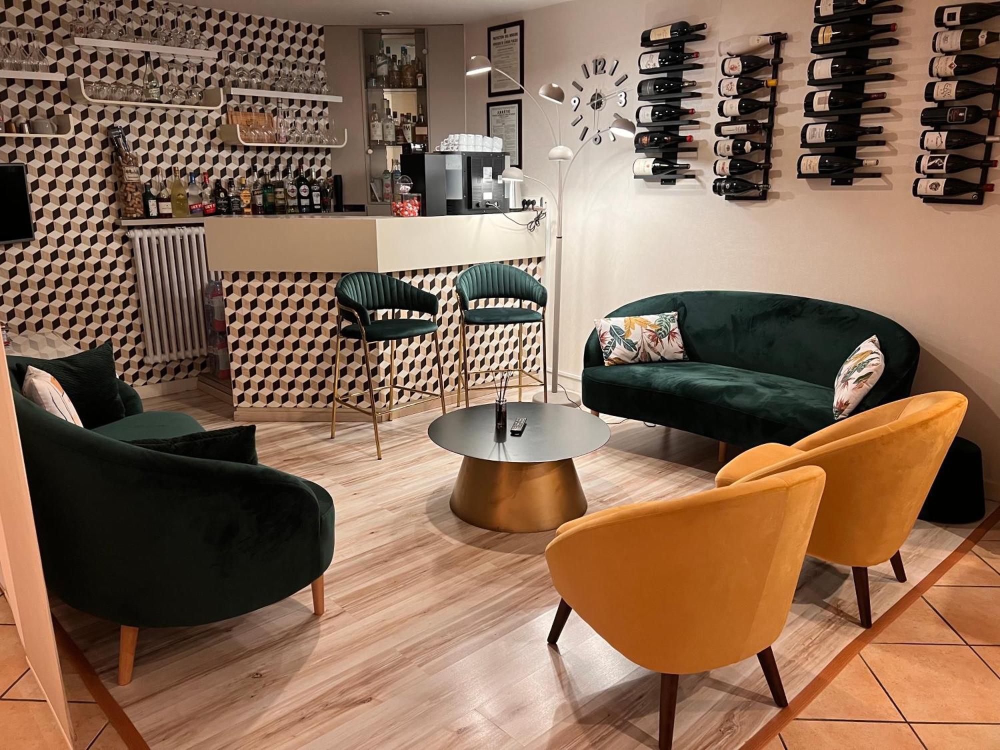 Hotel Alpes Cevennes Guilherand-Granges Екстериор снимка