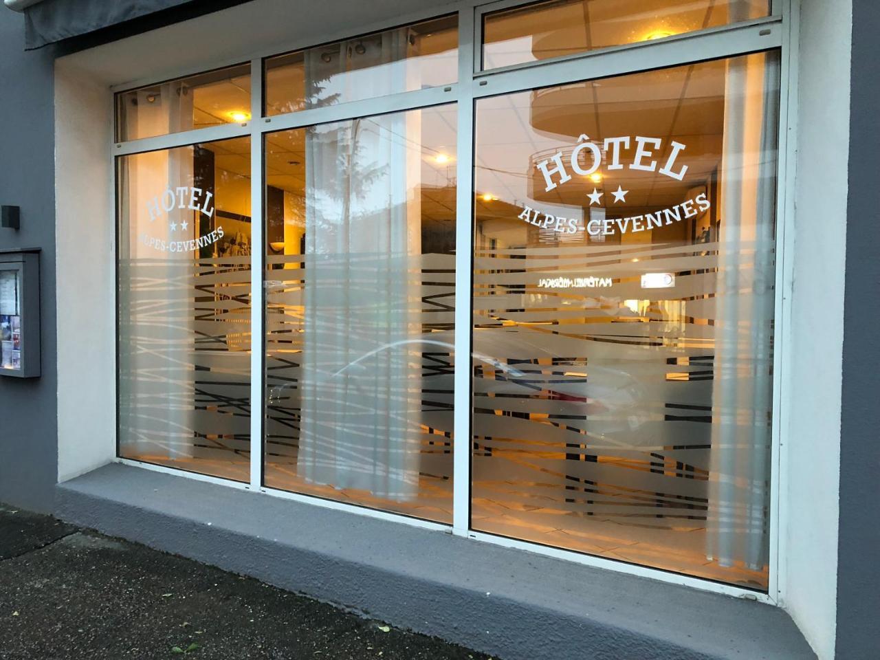 Hotel Alpes Cevennes Guilherand-Granges Екстериор снимка